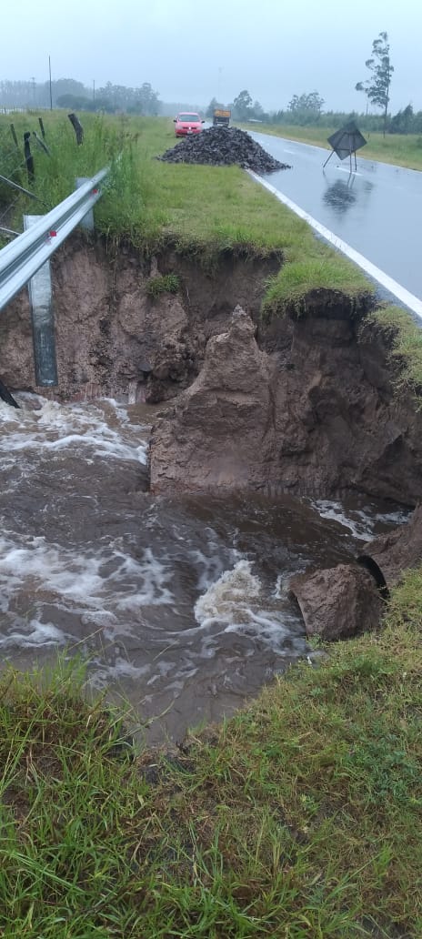 Ruta 12: Por un derrumbe del pavimento hay desv&iacute;os en la zona 