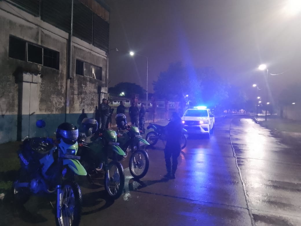 Un joven falleci&oacute; al chocar su moto contra una camioneta 