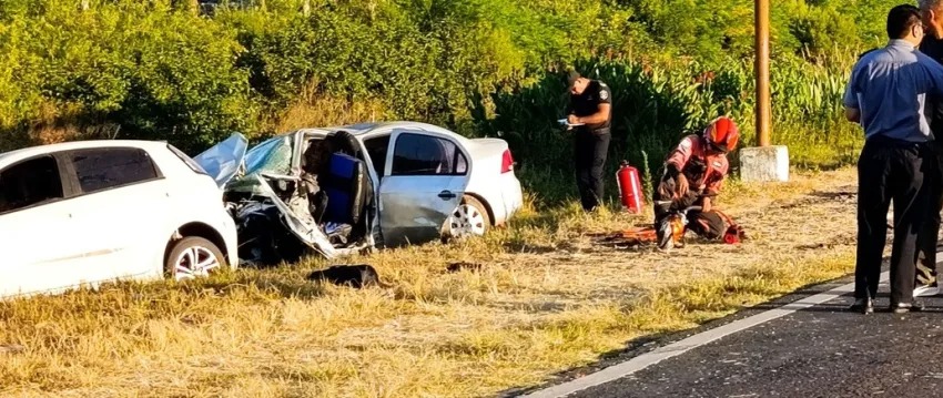 SALADAS :  Colisi&oacute;n frontal de dos veh&iacute;culos dejo como saldo un hombre fallecido 