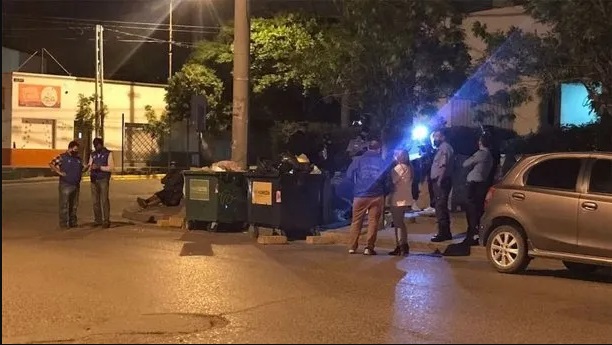 Investigan el hallazgo de un feto dentro de una bolsa de consorcio