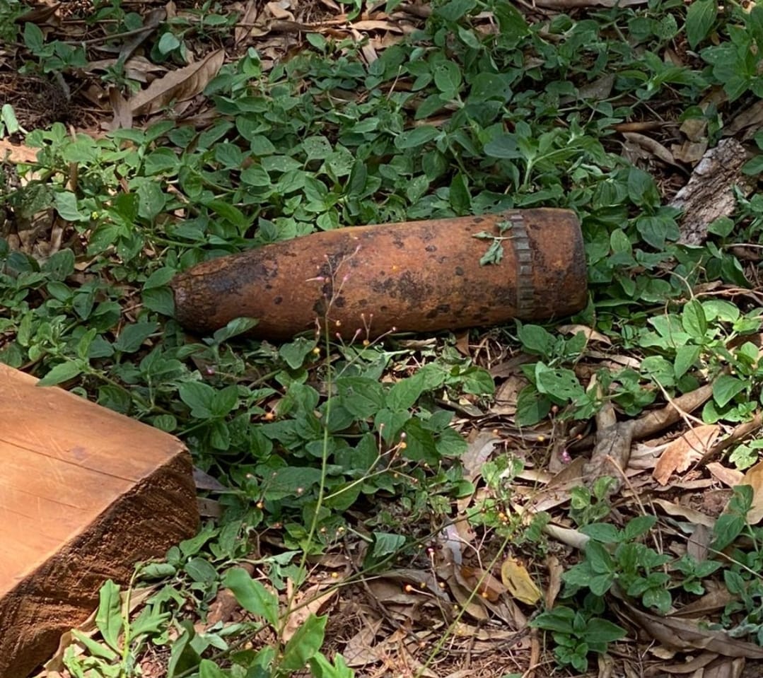 VIRASORO : La Polic&iacute;a retiro un proyectil de artiller&iacute;a hallado en un &aacute;rea forestal