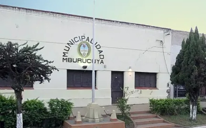 Trabajadores municipales de Mbrucuya reclaman pago de sueldos 