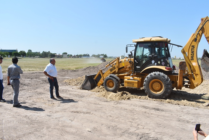 La Provincia trabaja en la ampliaci&oacute;n del &aacute;rea de estacionamiento del aeropuerto Piragine Niveyro