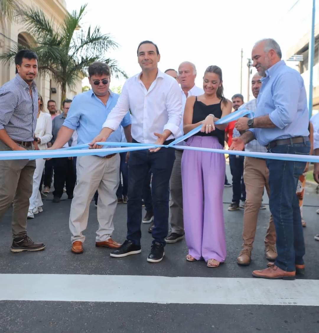 Vald&eacute;s inaugur&oacute; la repavimentaci&oacute;n de la calle Buenos Aires de Bella Vista
