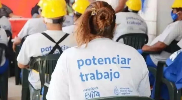 El Gobierno decidi&oacute; eliminar el Potenciar Trabajo y les quitar&aacute; a los piqueteros el control de los planes sociales