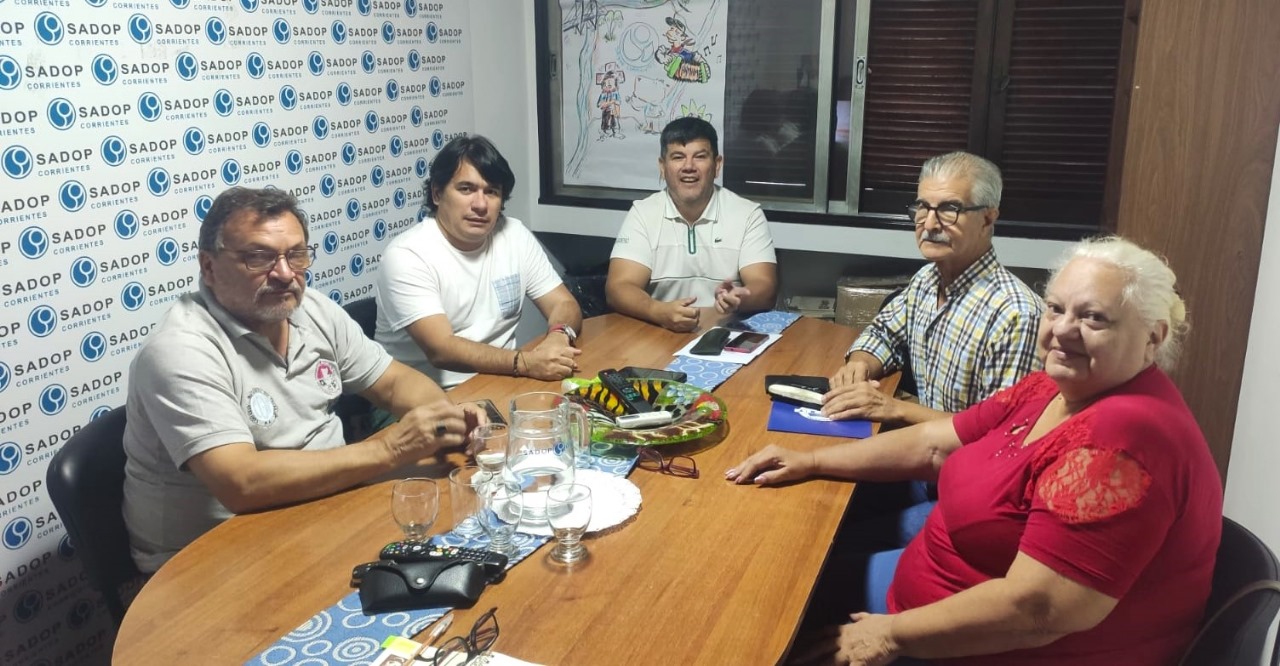 Paro Docente: se re&uacute;nen los gremios docentes cegetistas correntinos