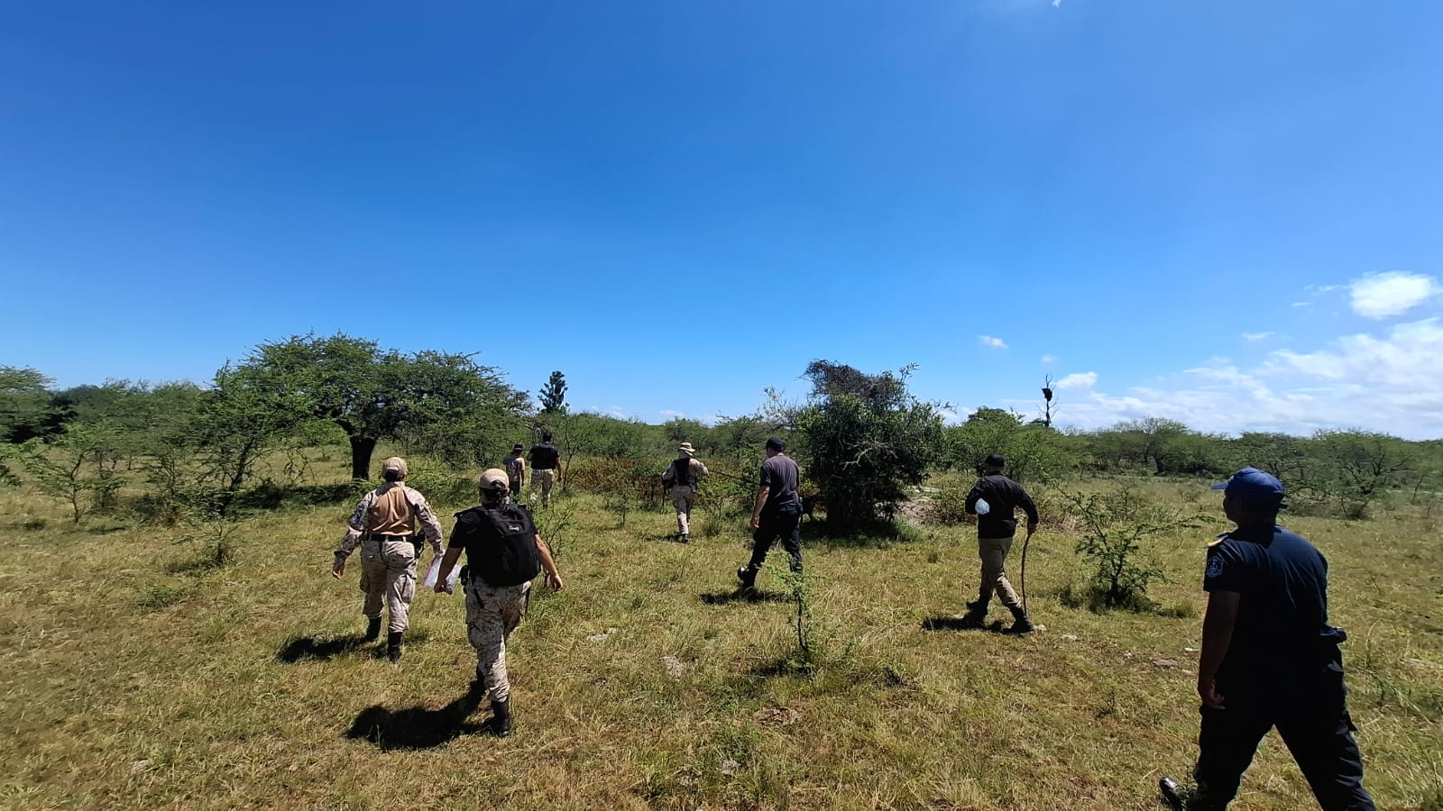 MERCEDES: La policía intensifica la búsqueda del parricida en zonas de campo