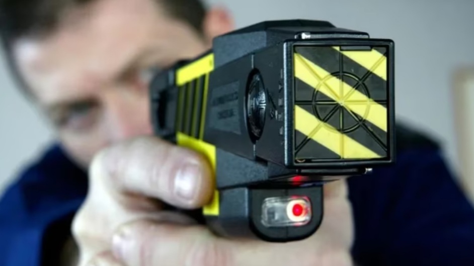 Naci&oacute;n autoriz&oacute; al gobierno porte&ntilde;o a comprar 60 pistolas Taser para la Polic&iacute;a de la Ciudad
