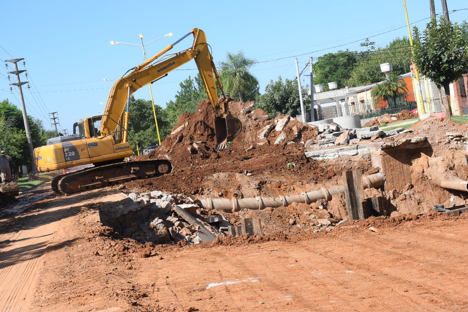 El Gobierno provincial inici&oacute; trabajos  para solucionar problemas de desag&uuml;e en la Capital 