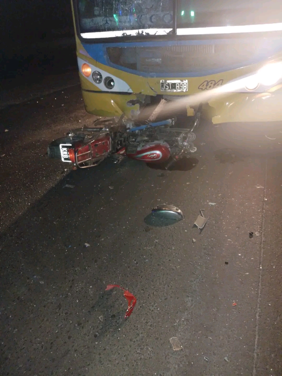 Ruta 12 y Av. Maip&uacute; : Choque entre un colectivo y una moto deja un fallecido 