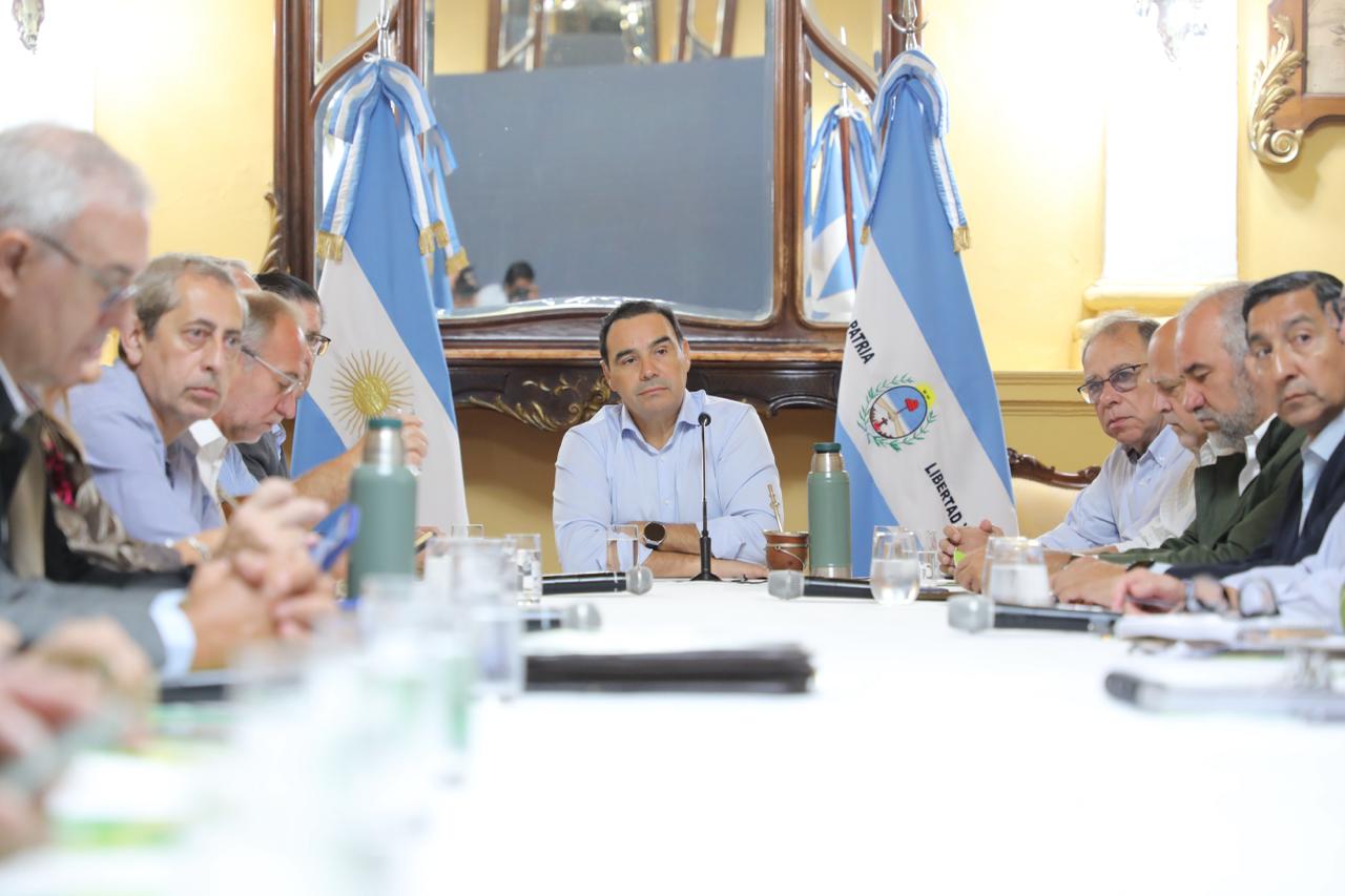 Temporal: El Gobernador articula acciones junto a sus ministros y el intendente de Capital