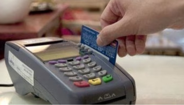 Cambia la forma de pagar con tarjetas de cr&eacute;dito y d&eacute;bito en comercios