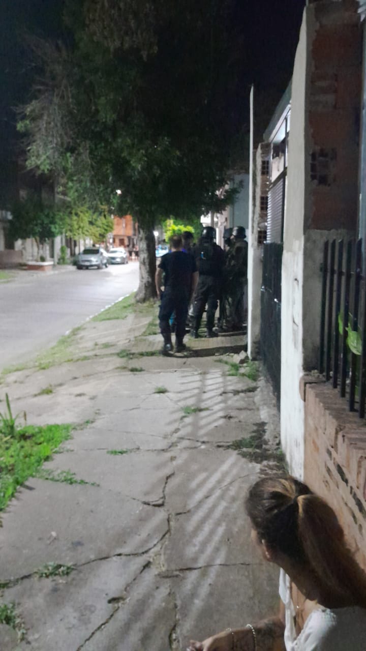 Un hombre fue detenido al tomar de reh&eacute;n a su madre de 79 a&ntilde;os y amenazarla 