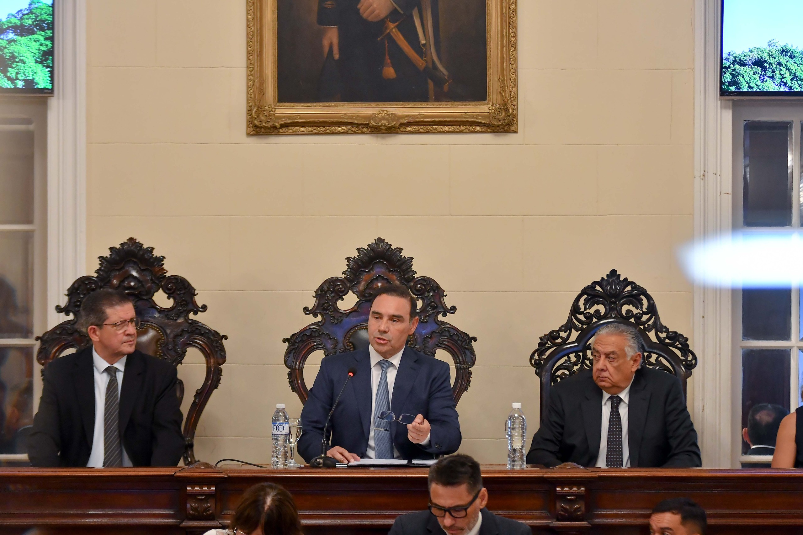 El gobernador Vald&eacute;s pronunci&oacute; su discurso ante la Asamblea Legislativa con mensaje de futuro y acompa&ntilde;amiento social y pol&iacute;tico