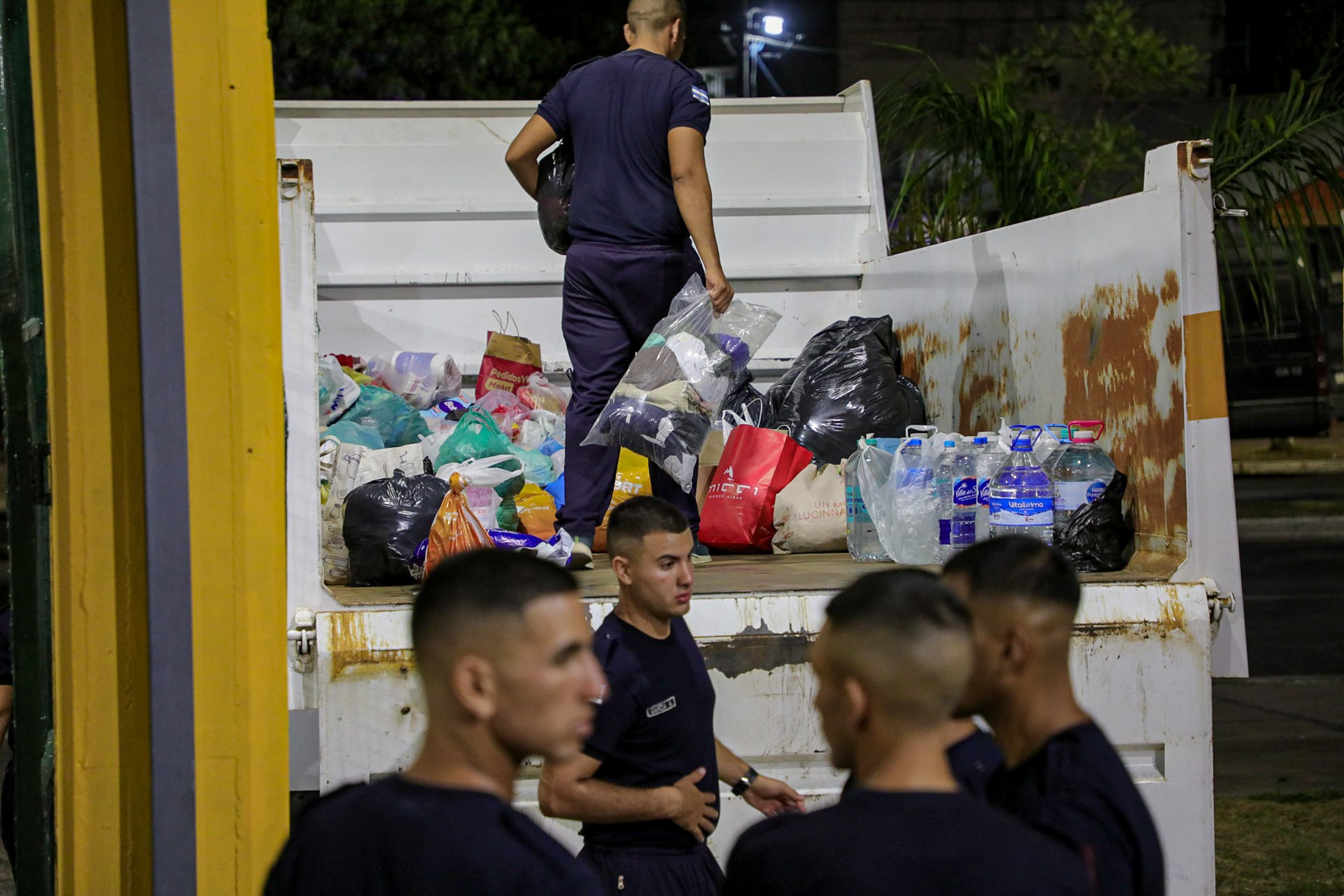 El gobierno coordina el env&iacute;o de unas 10 toneladas de mercader&iacute;a reunida en el Chamam&eacute; Solidario para Bah&iacute;a Blanca