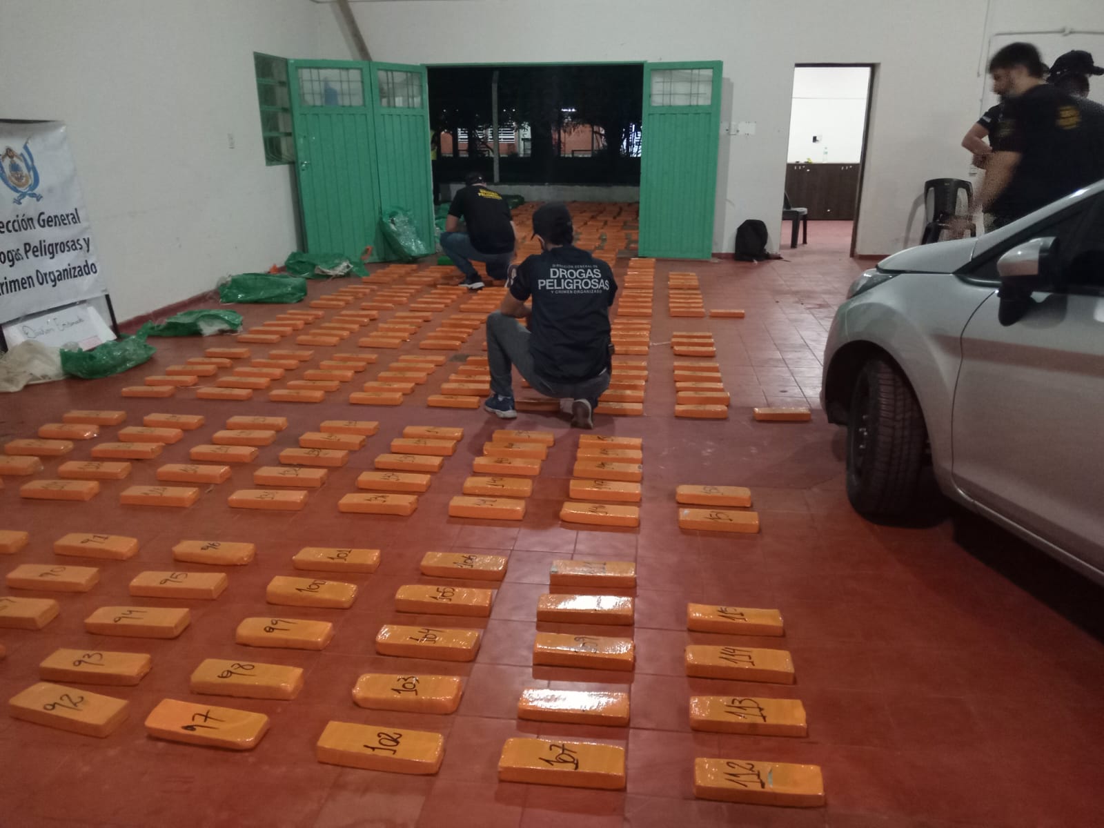 Ensenada Grande: La Polic&iacute;a incaut&oacute; m&aacute;s de media tonelada de marihuana