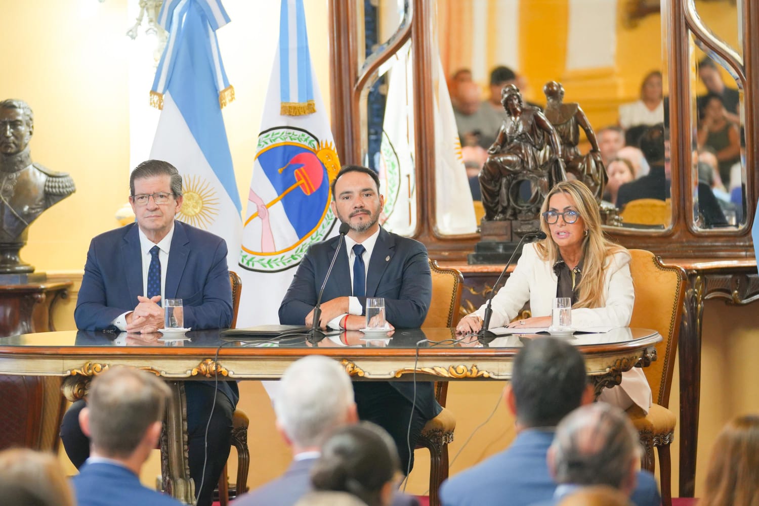 La Provincia lanz&oacute; un plan de desendeudamiento para familias y empresas