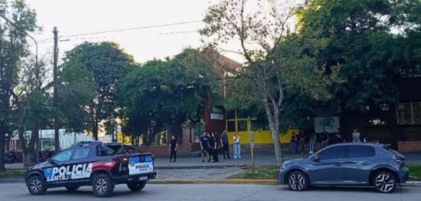 Conmoci&oacute;n en Santa Fe : Un alumno llev&oacute;  un arma a la escuela y mat&oacute; su compa&ntilde;ero 