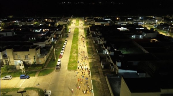 M&aacute;s de 700 corredores participaron de la edici&oacute;n nocturna de las Maratones Barriales