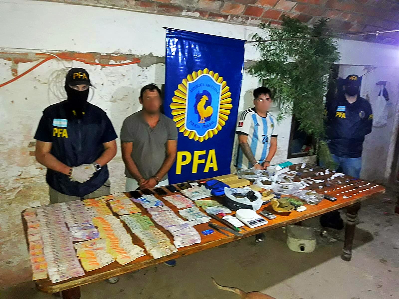 Barrio Molina Punta: La polic&iacute;a federal allano un kiosco narco 