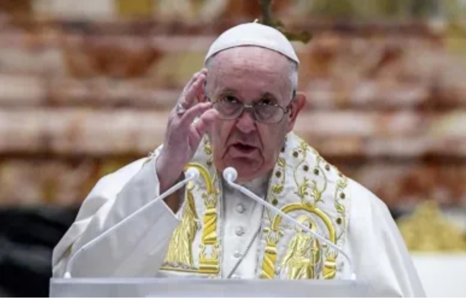 Francisco presidi&oacute; la misa del Domingo de Ramos en Plaza San Pedro