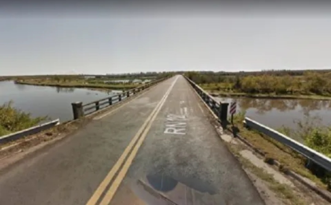 La polic&iacute;a informa que contin&uacute;a el corte sobre el puente del r&iacute;o Corrientes 