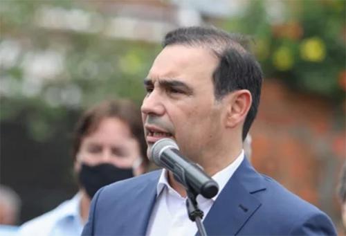 Vald&eacute;s se reuni&oacute; con funcionarios de Chile para crear lazos culturales a trav&eacute;s del chamam&eacute;