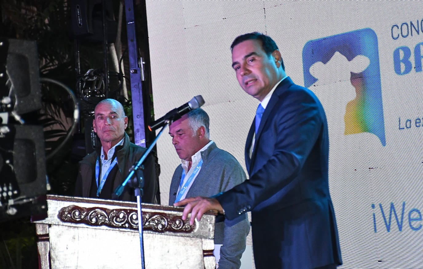 Vald&eacute;s dio la bienvenida a productores del pa&iacute;s y del extranjero que participan en el Congreso Mundial Brangus