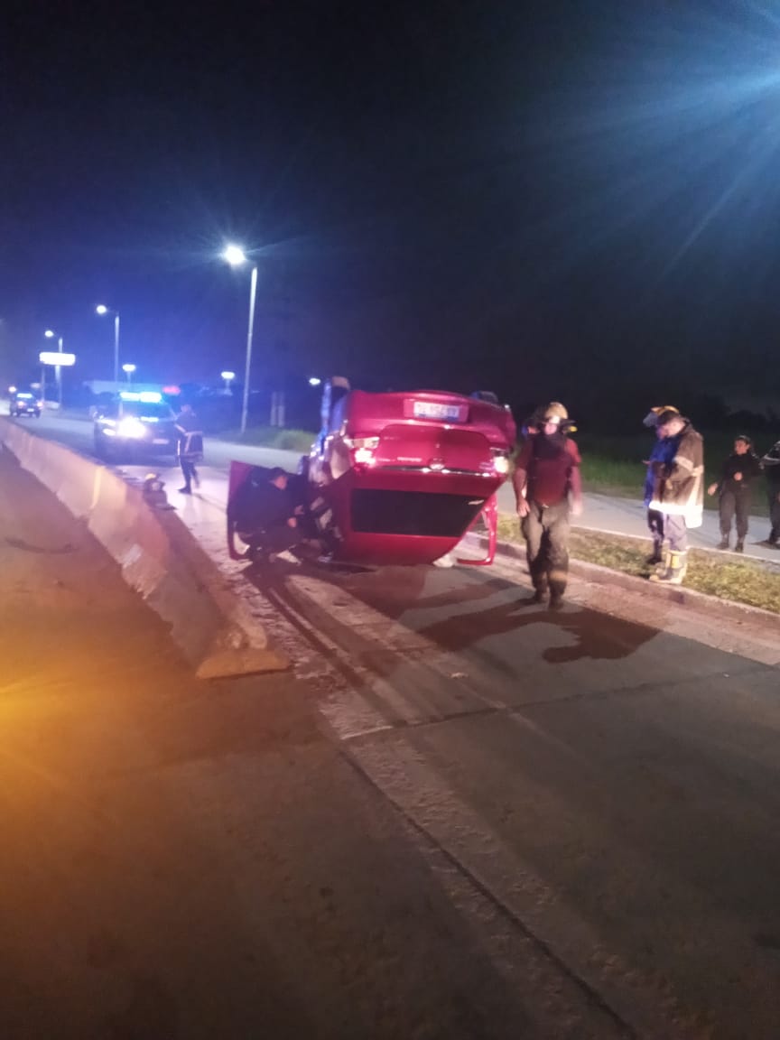 Ruta 5 : Conductor alcoholizado volc&oacute; con su veh&iacute;culo, el mismo pose&iacute;a una tobillera electr&oacute;nica 