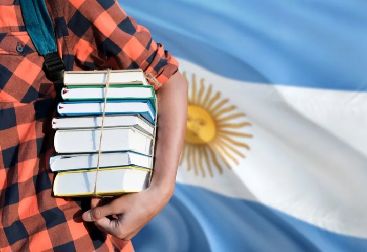 Columna de opini&oacute;n de Mart&iacute;n R&iacute;os : La universidad p&uacute;blica es un servicio imprescinible para el pueblo argentino 
