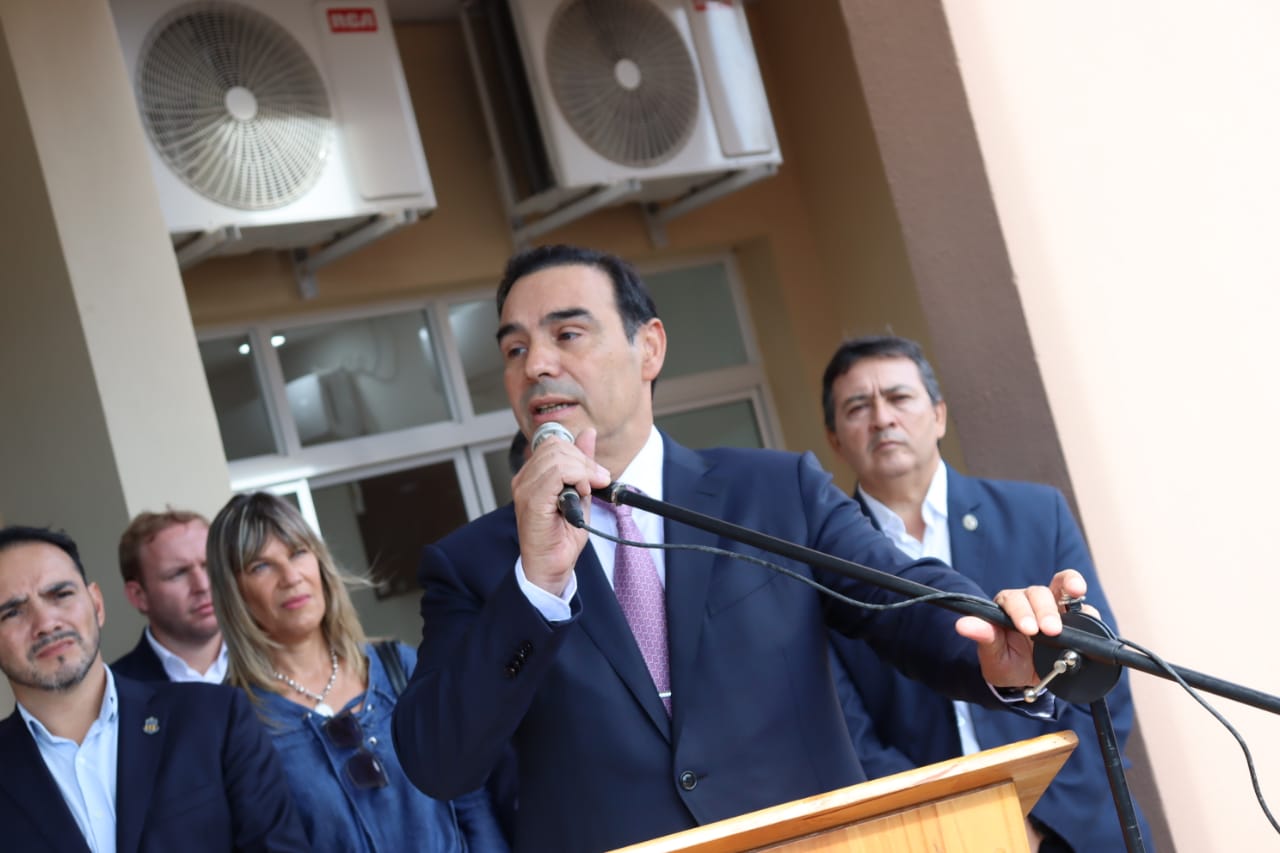 Vald&eacute;s inaugur&oacute; las refacciones y remodelaciones del Hospital de La Cruz