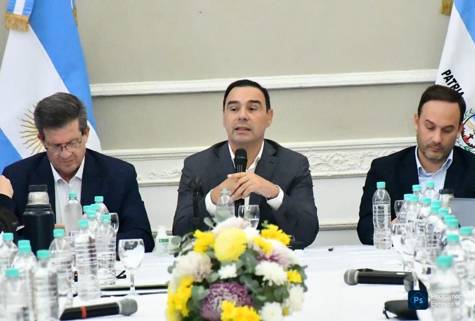 En Goya, Valdés aunó acciones a seguir para el avance de obras en la Comuna