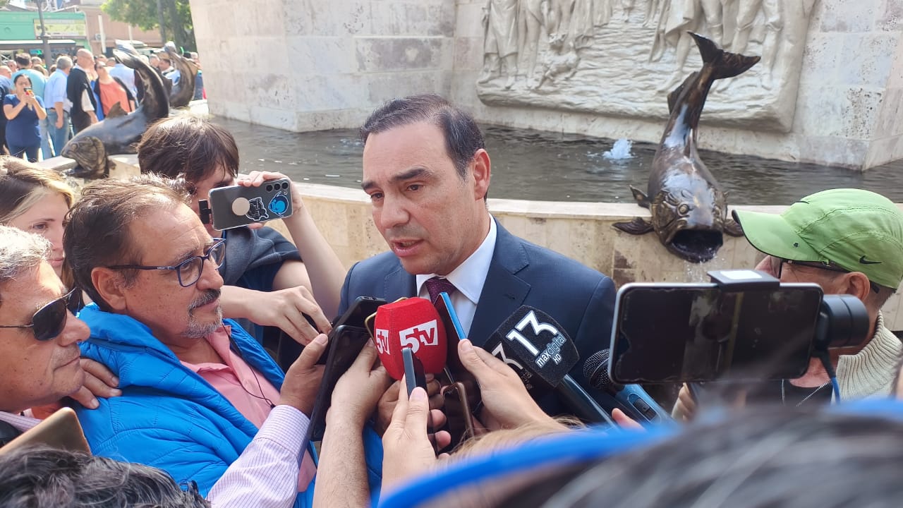  Vald&eacute;s llam&oacute; a dejar atr&aacute;s "esa Provincia que solo pagaba sueldos" y a "trabajar en un proyecto de desarrollo con inversiones"