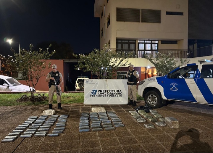 Prefectura impidi&oacute; el ingreso de un cargamento millonario de marihuana en Misiones