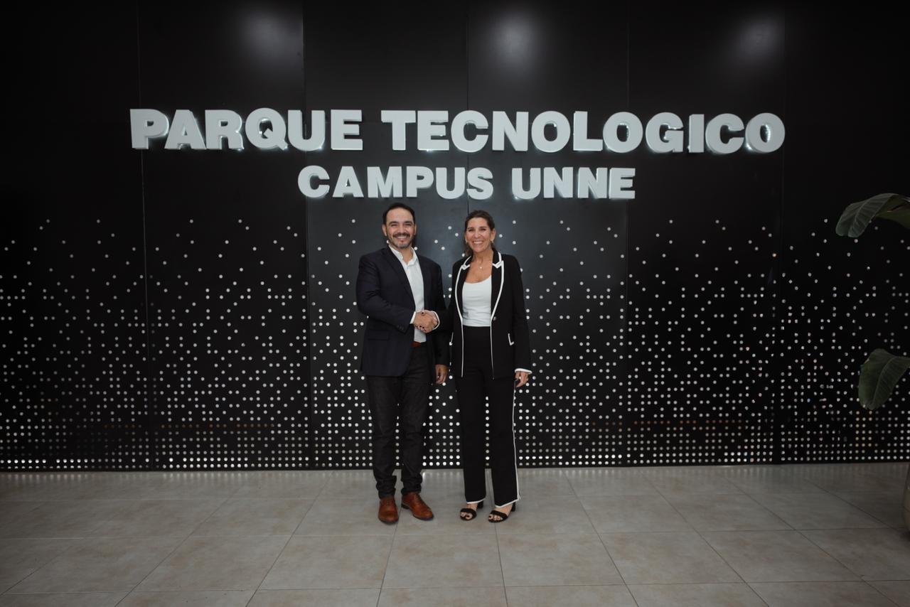 Juan Pablo Vald&eacute;s firm&oacute; acuerdo con Amazon: capacitaciones gratuitas en IA y financiamiento para startups