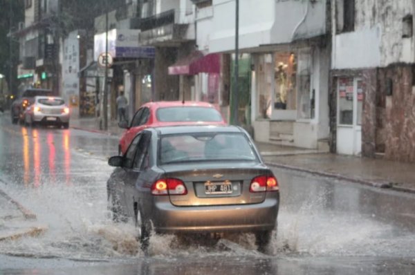 Corrientes  bajo doble alerta meteorol&oacute;gica 