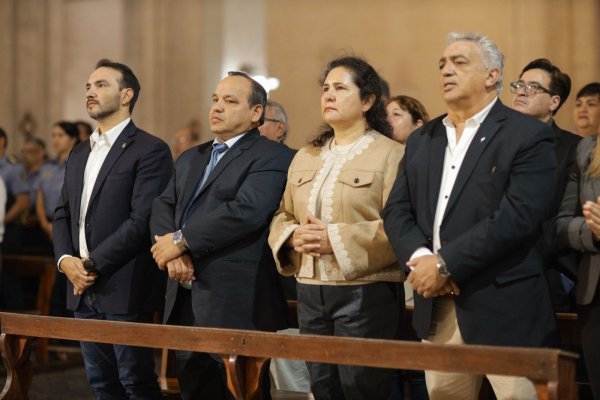 Vald&eacute;s particip&oacute; de las celebraciones por el aniversario de la Proclamaci&oacute;n de la Virgen de Itat&iacute;