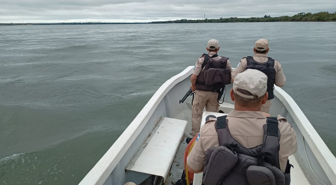 Prefectura contin&uacute;a con los controles en los r&iacute;os para controlar la pesca ilegal 