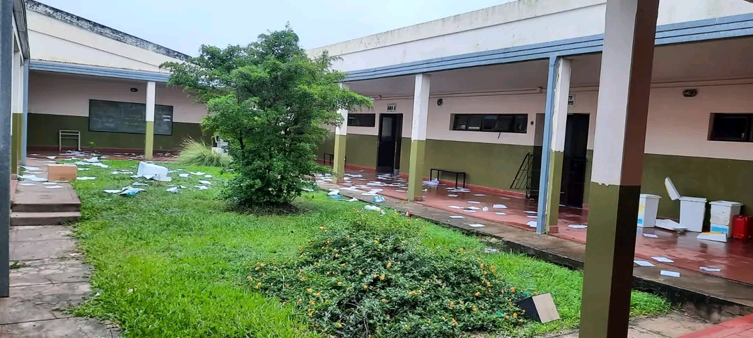 Mercedes : Destruyeron una escuela agrotecnica  y simularon un robo 