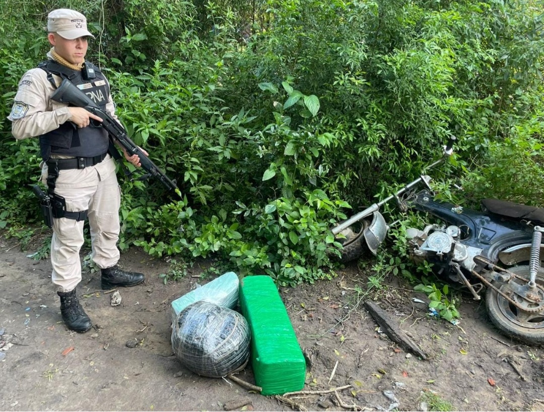 Prefectura localiz&oacute; 20 kilos de marihuana ocultos  en un bald&iacute;o de Itat&iacute;