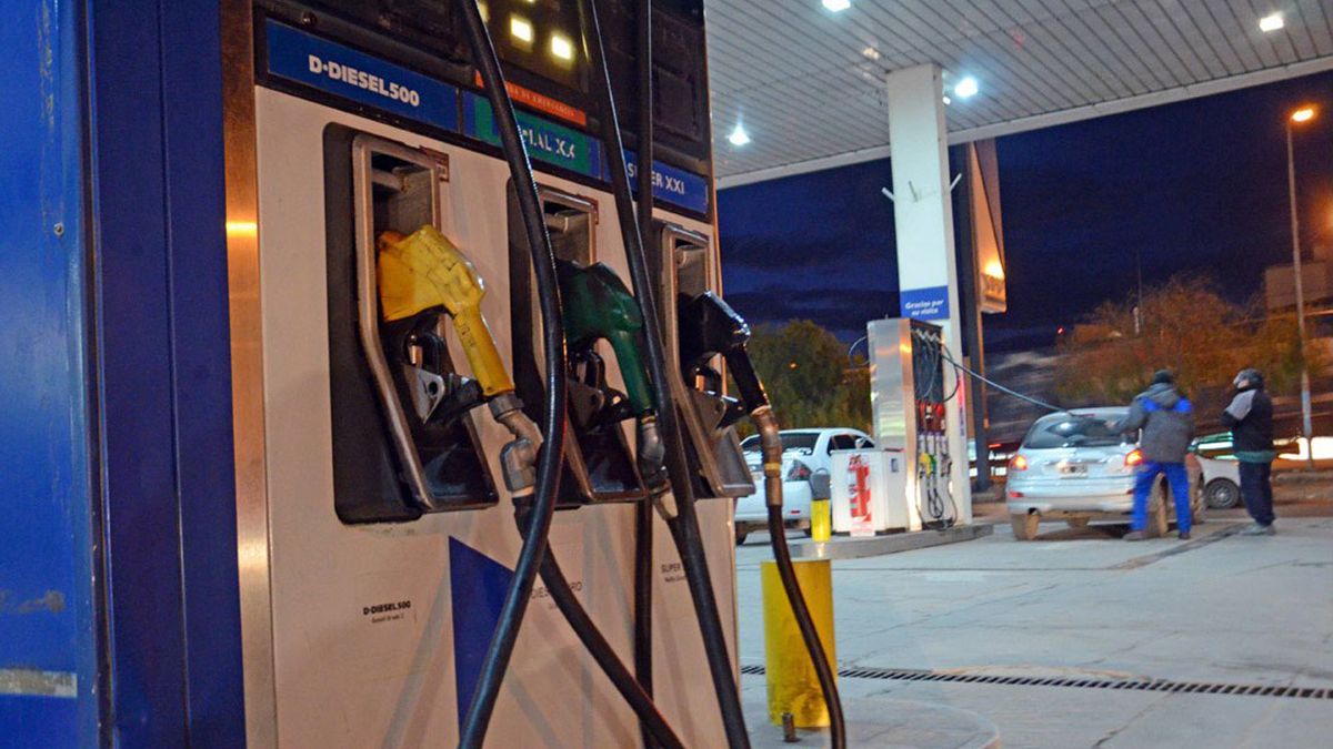 Podr&iacute;a adelantarse el aumento de combustible para este fin de semana 