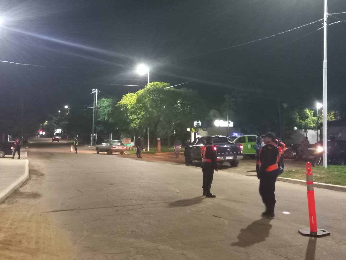 Monte Caseros : Una mujer fue detenida por robar mercader&iacute;as de un cami&oacute;n de supermercado 