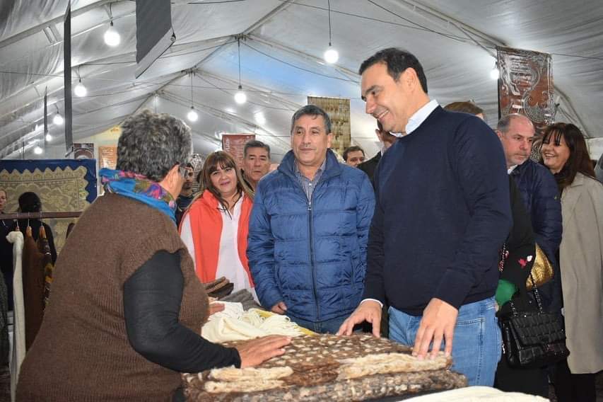 Gobernador Vald&eacute;s: &ldquo;La Feria &ldquo;Arand&uacute; Po&rdquo; nos llena de orgullo y es la expresi&oacute;n de nuestro arte&rdquo;