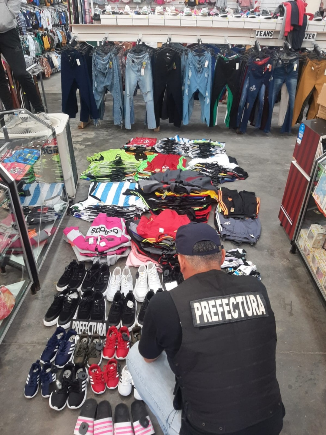 Falsificaci&oacute;n de marcas: Prefectura allan&oacute; cuatro locales comerciales