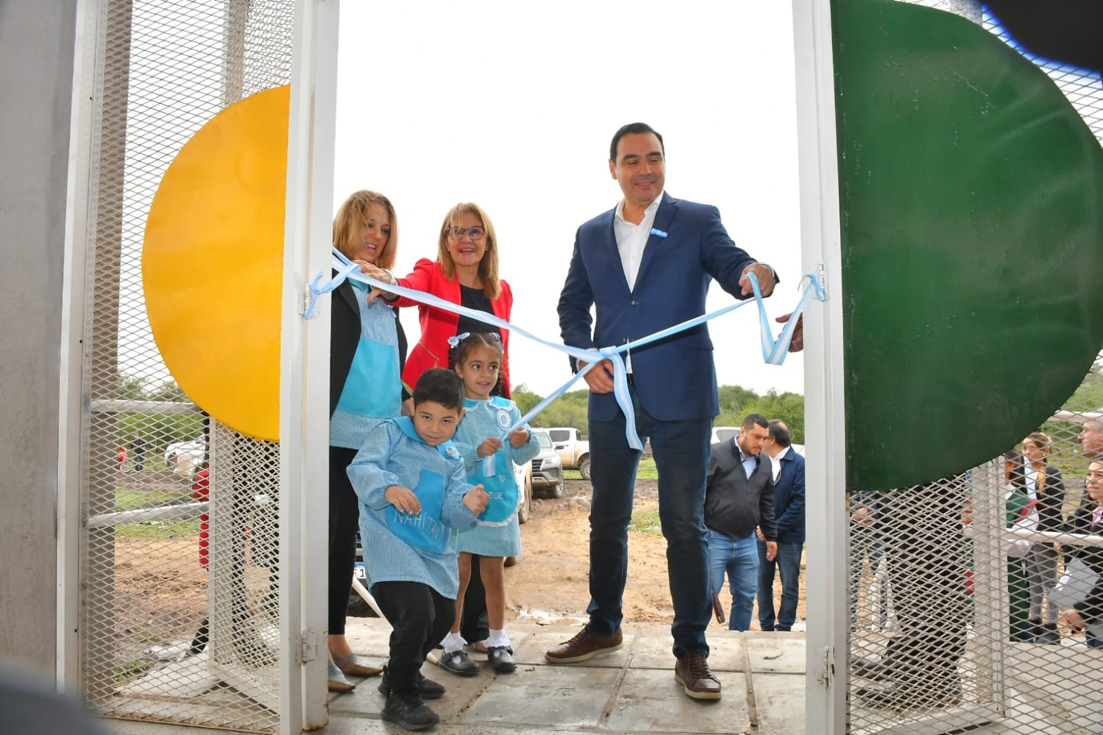 Vald&eacute;s inaugur&oacute; dos JIN en Sauce y habl&oacute; de "la revoluci&oacute;n del contenido" a trav&eacute;s de los recursos digitales