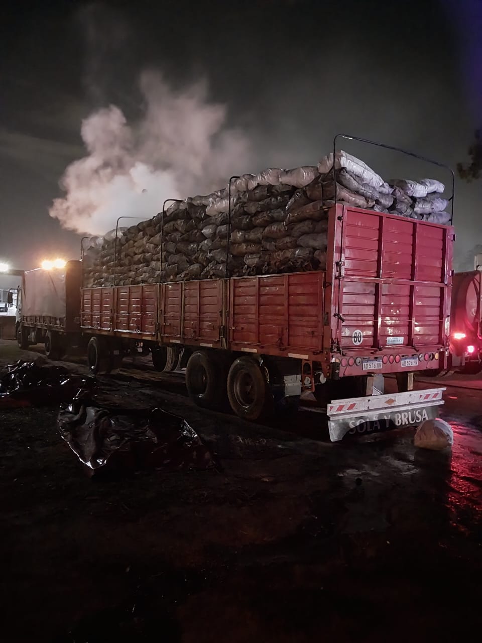 Un cami&oacute;n se incendio en la v&iacute;a p&uacute;blica solo registro da&ntilde;os materiales 