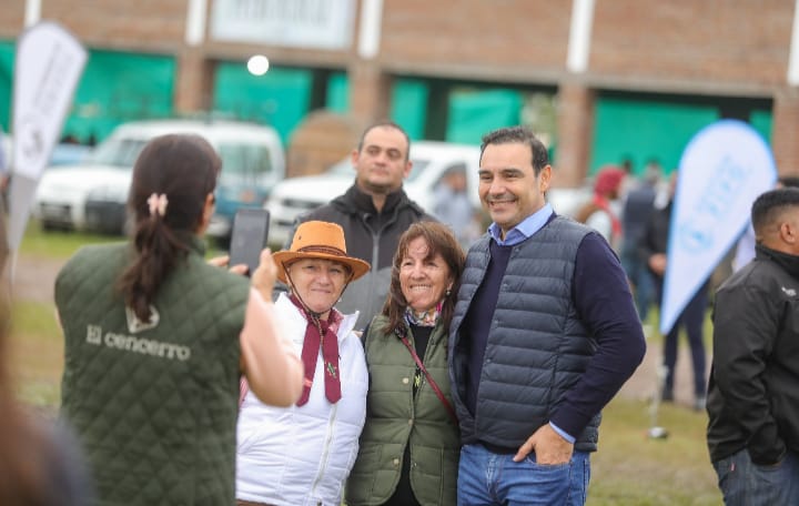 Vald&eacute;s asisti&oacute; a la 16&ordf; Fiesta Provincial del Pe&oacute;n Rural y valor&oacute; el trabajo de hombres y mujeres del campo argentino