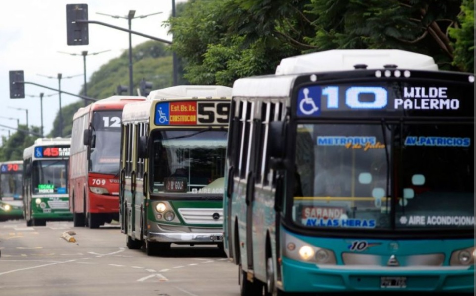 Se levant&oacute; el paro de colectivos de la UTA: dictaron conciliaci&oacute;n obligatoria