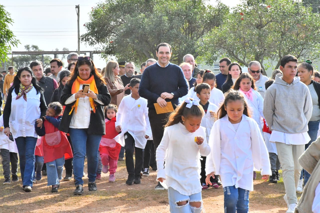 Vald&eacute;s entreg&oacute; viviendas en Torrent y firm&oacute; convenio por 15 m&aacute;s, para terminar con el d&eacute;ficit habitacional