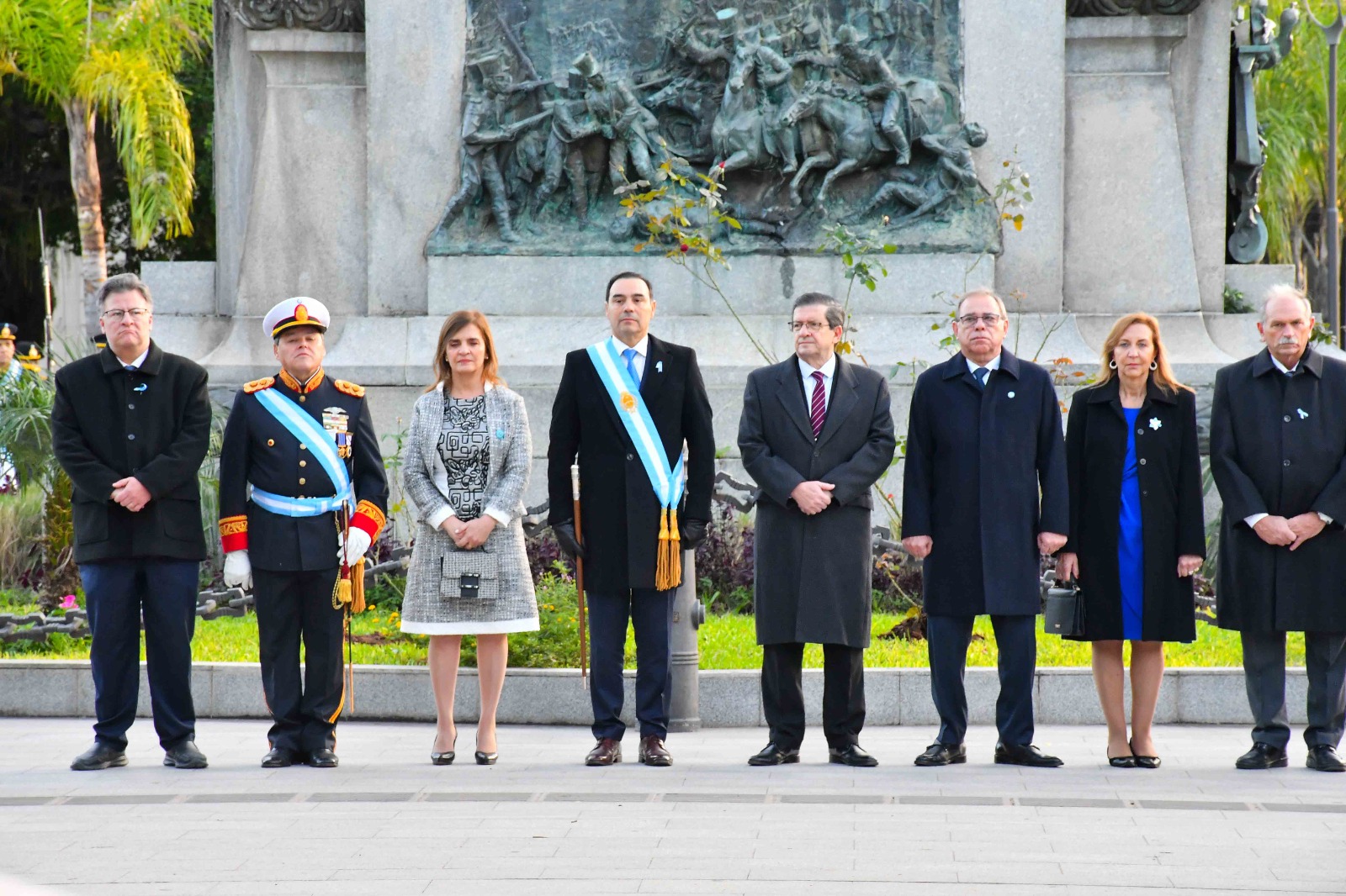 Con el izamiento del Pabell&oacute;n Nacional, el Gobernador continu&oacute; con los actos alusivos por la Revoluci&oacute;n de Mayo